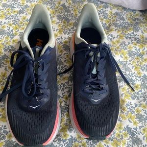 Hoka Clifton 7s - Woman’s size 9 WIDE.